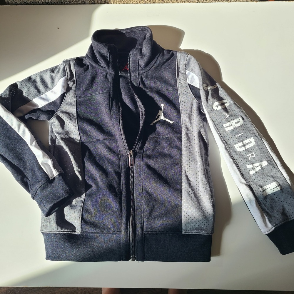 Nike Air Jordan Track Jacket Sweatshirt Jacket Full‎ Zip Kids 6 Medium